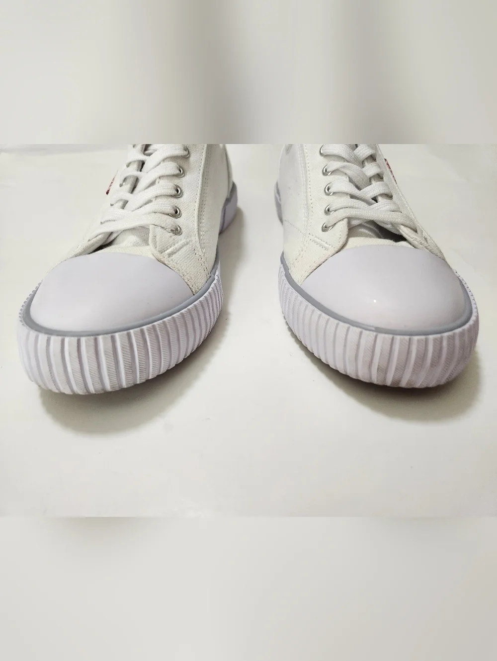 Levi's Anika White Canvas Casual Sneakers Size 8.5